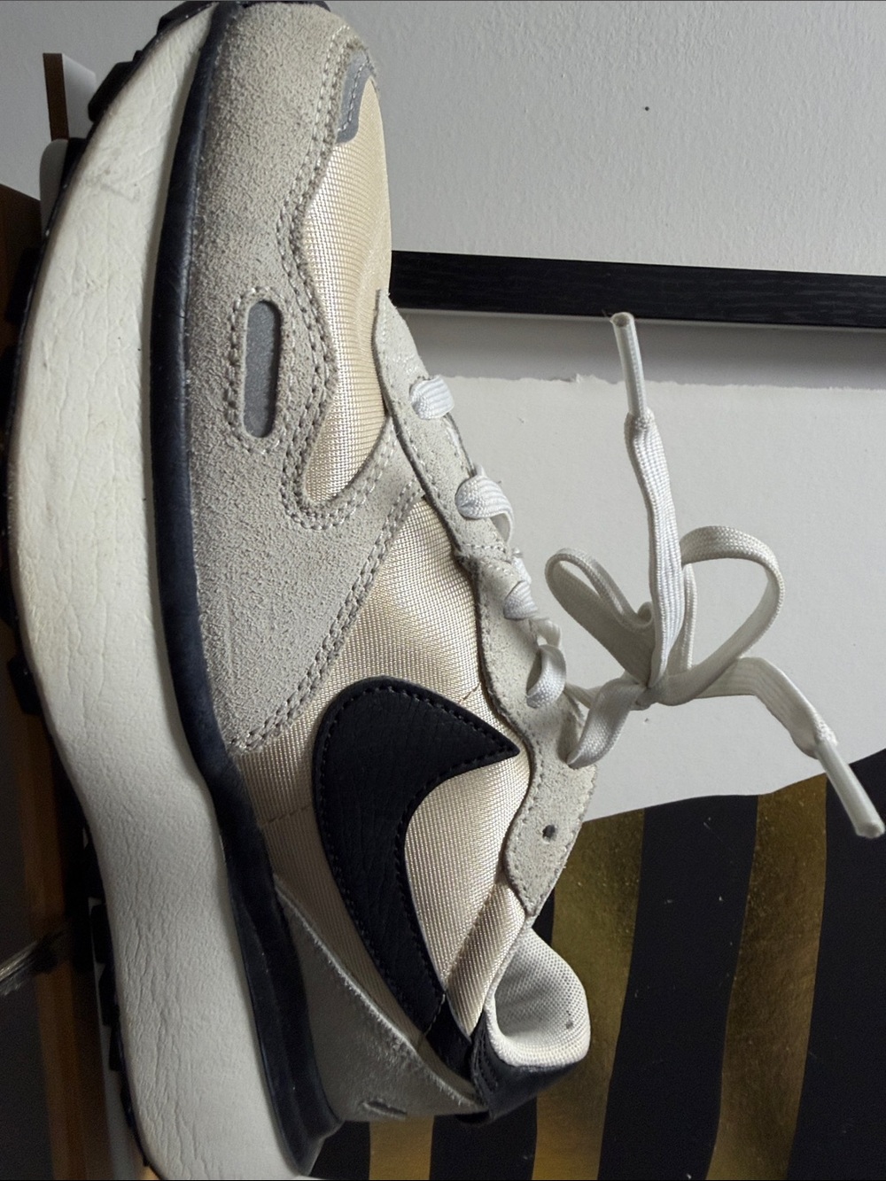 Nike Men's Beige and Black Retro-Style Sneaker